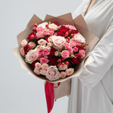 Strawberry-Raspberry Mood: Spray Rose Bouquet