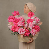 Elinor Ostrom: Bouquet of Pink Roses