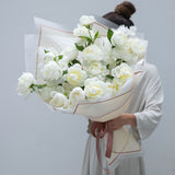 Joha al-Harti: Bouquet of 10 White Peonies
