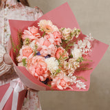 Bouquet in peach shades